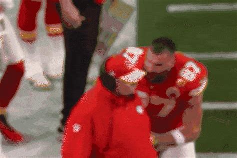 Travis Kelce screams at Andy Reid to keep him in Super Bowl 2024