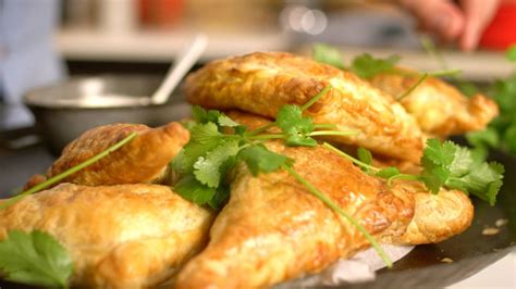 Curry Puff Pastry Parcels | Pampas