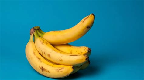 Keep bananas fresher for weeks longer by storing them in unexpected location - Mirror Online