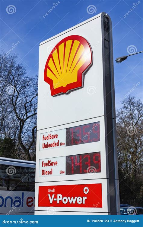 Shell petrol pump price editorial stock photo. Image of price - 198220123