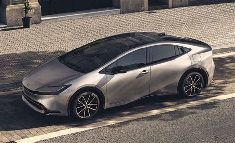 Toyota Unveils New Prius, and We're Smitten?