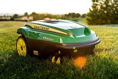 Top 10: Best robot lawn mowers of 2020 | Honest John Kit | Honest John