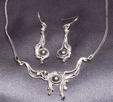 Nuveaux Necklace & Earring Set | Copyright © 2001-2006 SubCu… | Flickr