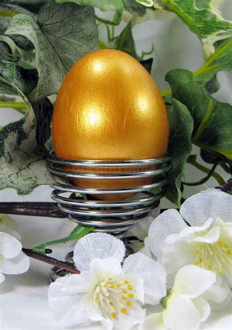 Golden Egg - Spring Easter Decoration Stock Photo - Image of flowers, dinner: 13165080