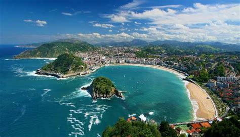 The Best San Sebastian Beaches | Plum Guide