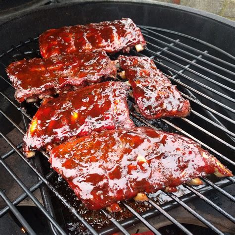 Slow cooked sticky ribs with a BBQ sauce - Kitchen Exile