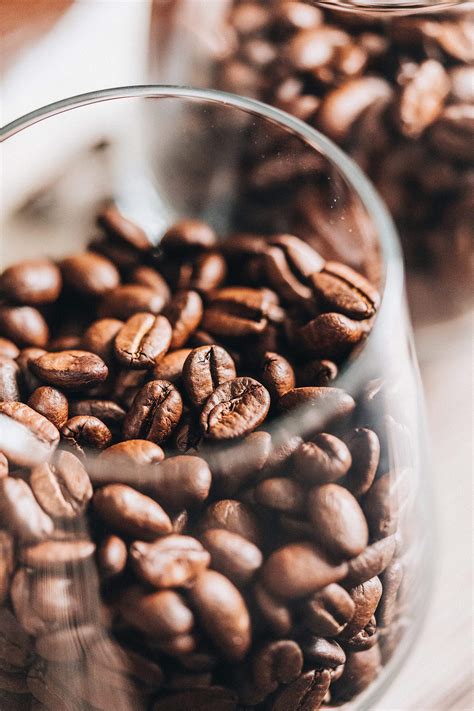 Coffee Beans Vertical Free Stock Photo | picjumbo