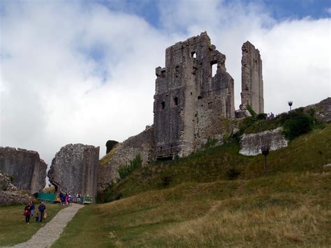 Corfe Castle, Dorset – Love Travelling Blog