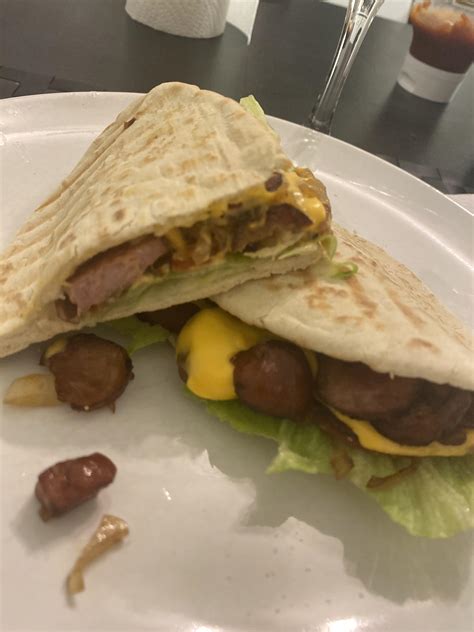 Pitta calabresa sandwich : r/CoupleFoodPorn