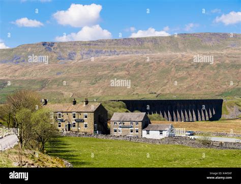 Station Inn free house pub and Bunk Barn with Ribblehead viaduct below ...