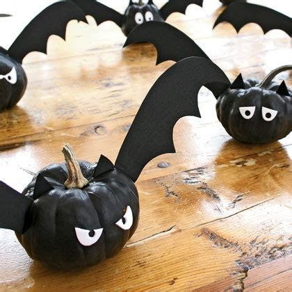 16 Amazing Bat Crafts For Halloween - Shelterness