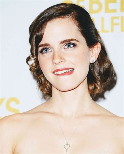 Emma Watson with blue eyes - 9GAG