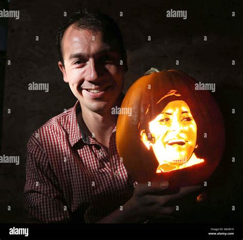 Guinness world record pumpkin carving champion hi-res stock photography ...