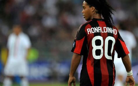 Ronaldinho Wallpapers - Top Free Ronaldinho Backgrounds - WallpaperAccess