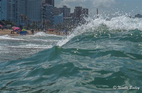 Photo Surfing at North Beach, Durban - PentaxForums.com