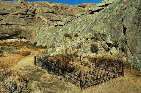 Cemetery WY Independence Rock DS 2006 | Graves are scattered… | Flickr