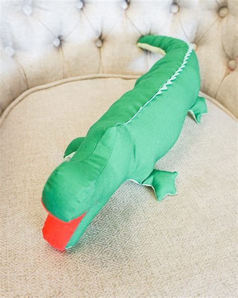 Free Stuffed Alligator Sewing Pattern | Stuffed animal patterns, Sewing ...