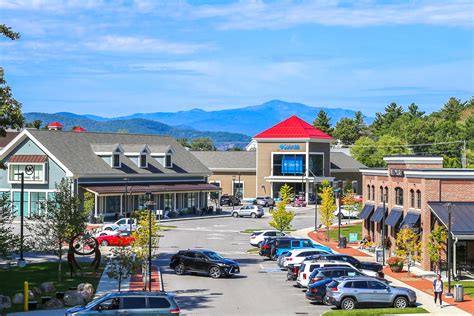 Outlets in New Hampshire | Shopping in North Conway & Tilton