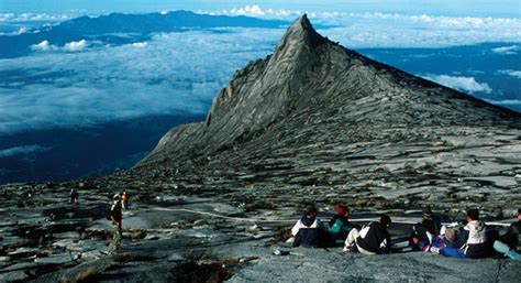 Gunung Kinabalu, Puncak tetinggi di Malaysia | Pengetahuan Wisata Gunung Indonesia