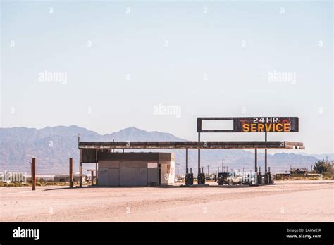 Abandoned gas station in Desert Center, California Stock Photo - Alamy