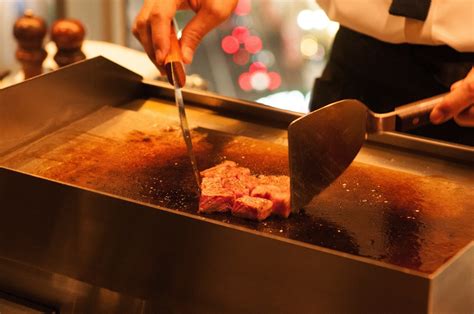 The World’s First Teppanyaki Restaurant Starts Serving HALAL Kobe Beef ...