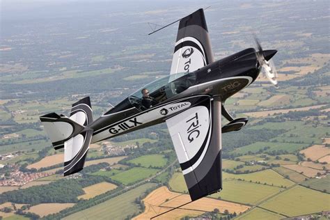 Ultimate Extra 330LX 30 Minute Aerobatic Experience | lastminute.com