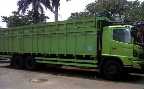 Gambar Truk Tronton Hino – serat