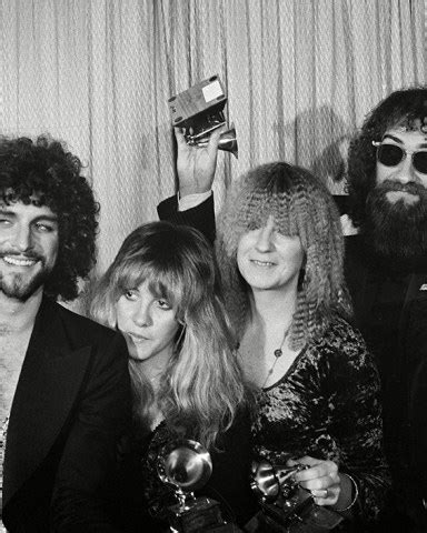 Stevie Nicks & Lindsey Buckingham Reunite After Christine McVie’s Death ...