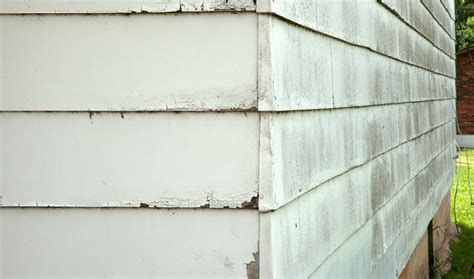 Homeowners Guide to Hardboard Siding Replacement