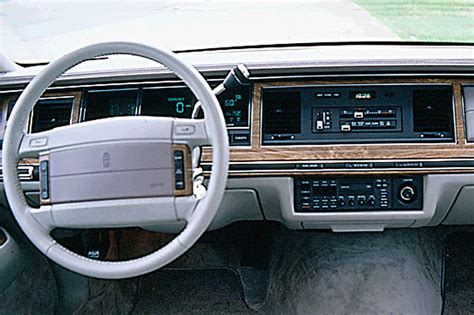 1990-97 Lincoln Town Car | Consumer Guide Auto