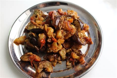 Aloo Baingan Fry Recipe - Brinjal Potato Curry Recipe