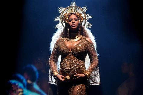 Watch Beyonce's Show-Stopping Performance From the 2017 Grammy Awards