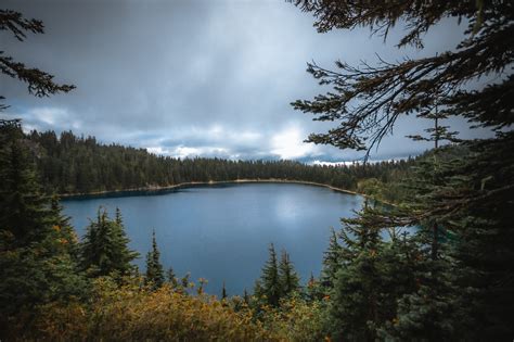 The Summit Lake Trail in Washington - The Break of Dawns