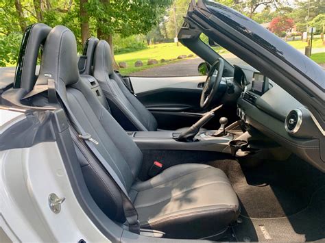 2022 Mazda MX-5 Miata: 232 Interior Photos | U.S. News