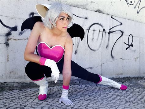 Rouge the bat cosplay by animecat33 on DeviantArt