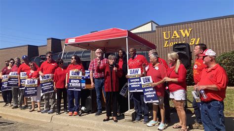 ‘This is what democracy looks like’: Kansas City rally supports laid off union autoworkers ...