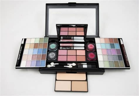 Best Makeup Kits in India with Updated Price - Get A Flawless Look