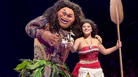 Moana & Maui "You're Welcome" Disney On Ice Presents Dare to Dream in ...