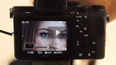 Extremely Fast Manual Focus via Focus Peaking With The Sony A7ii || Sony Courses