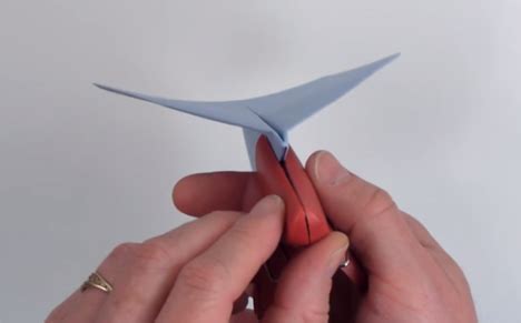 Here’s How to Fold the World’s Greatest Paper Airplane | Gadgets, Science & Technology