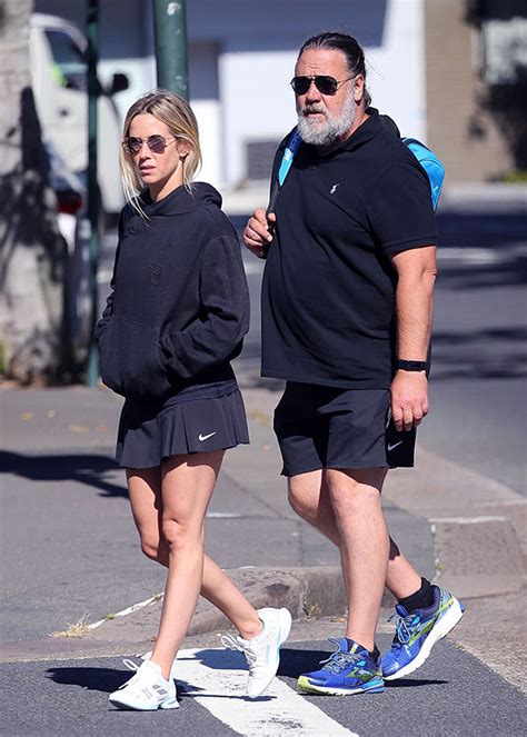 Russell Crowe & GF Britney Theriot Pack On PDA After Tennis Match ...