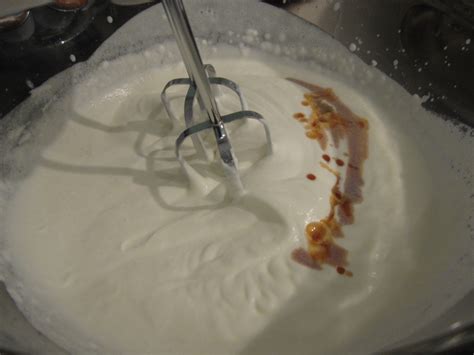 Sophie in the Kitchen: Whipped Cream Topping