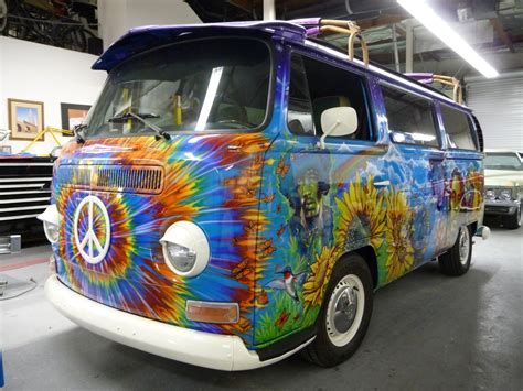 1972 VW Hippie Bus – Loose Cannon Customs