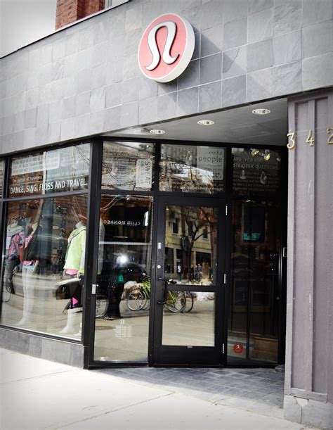 Lululemon Store Canada | This is a photo of the Lululemon st… | Flickr