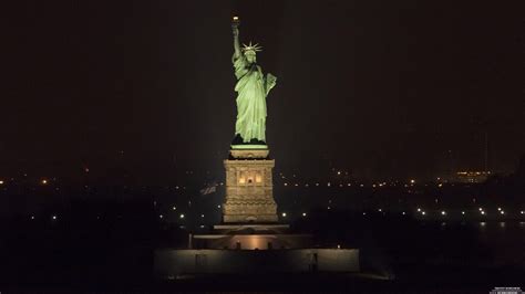 Statue of Liberty at Night 12-24-2013 Wallpaper Background | Kicking ...