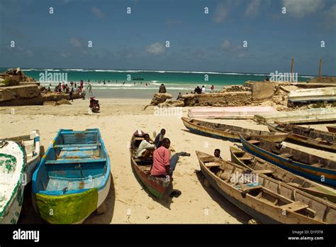 Somalia fishing hi-res stock photography and images - Alamy