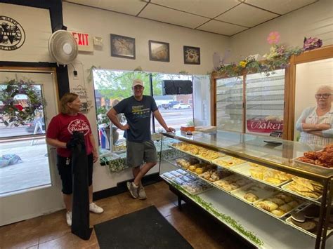 Wojtila’s Bakery in Euclid keeps making it from scratch