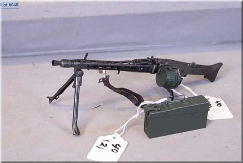 Lot: Miniature Replica Plastic WWII German Full Auto MG42 Machine gun w ...