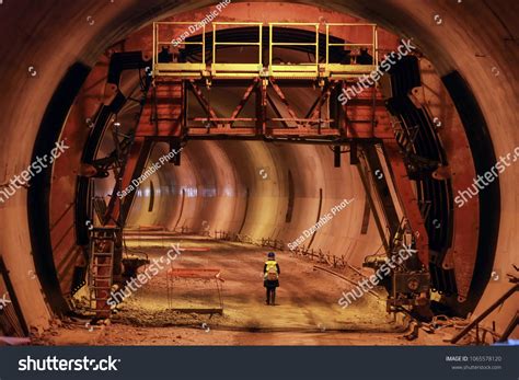 18,185 Road tunnel construction Images, Stock Photos & Vectors ...