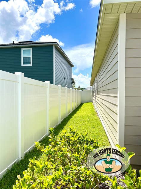 White Vinyl Privacy Fence - Big Jerry's Fencing | Fence Company